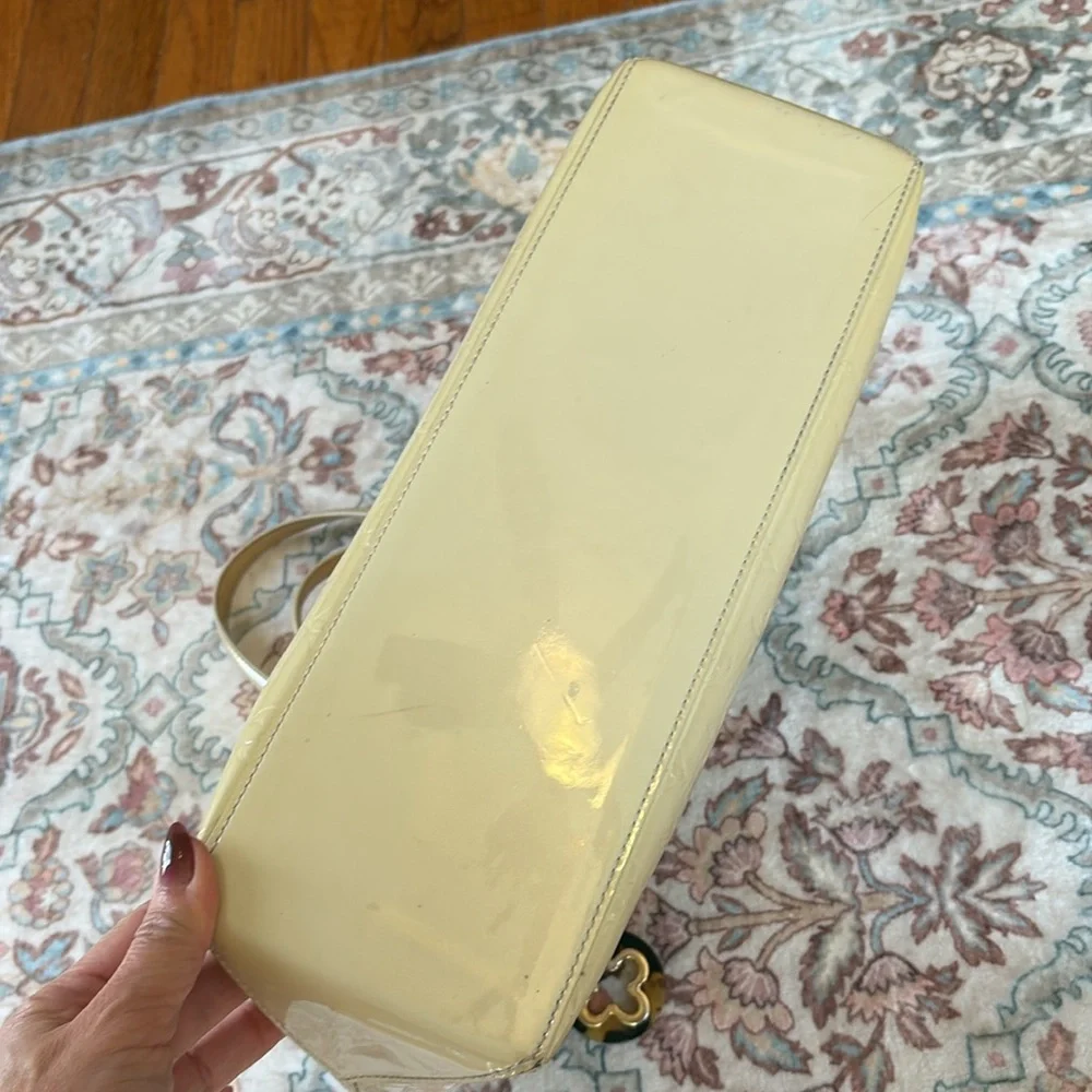 LOUIS VUITTON Wilshire MM Tote Bag Dune Tan Ivory Patent Leather Vernis Dust bag - Picture 11 of 16